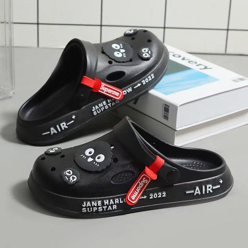 Men's clogs 2023 new anti-slip thick sole casual outdoor korean style beach soft sole closed-toe sandals