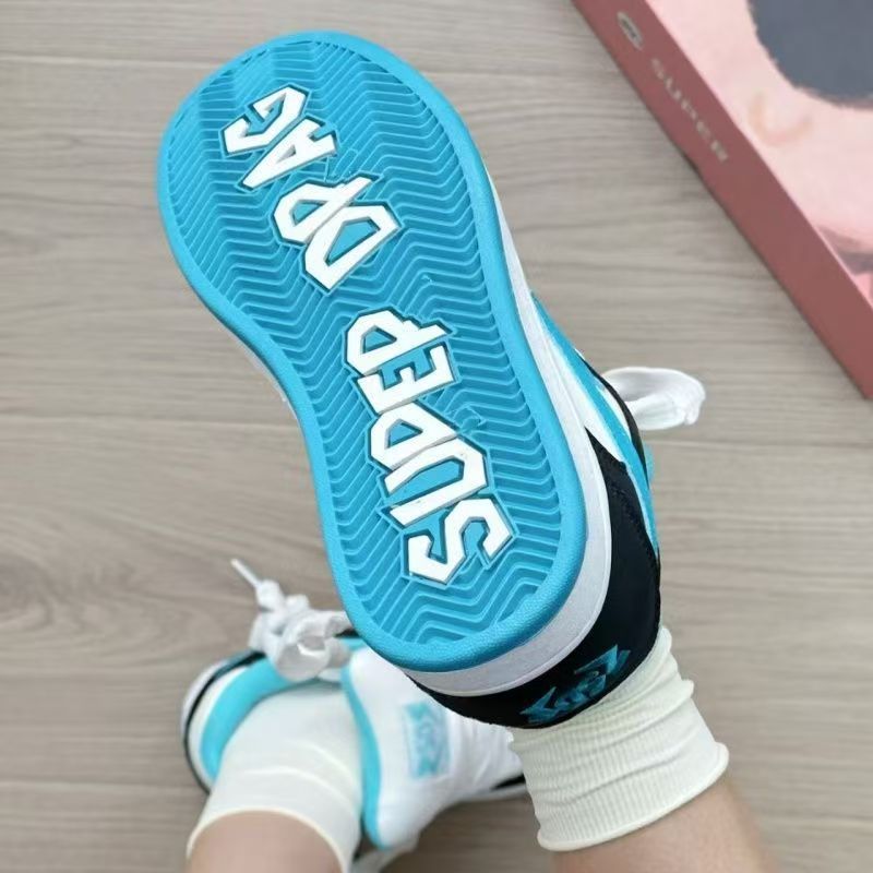 2025 black and white panda board shoes ins original niche lightning bread shoes casual versatile white shoes children