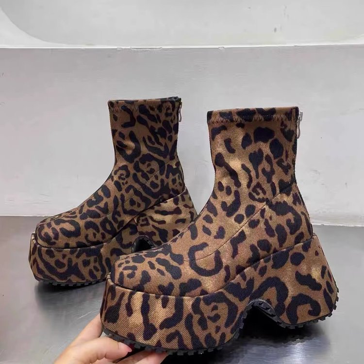 fall/winter new arrival: bestselling thick-soled, versatile, comfortable, chic, and stylish retro leopard print slim-fit boots for women (export quality)