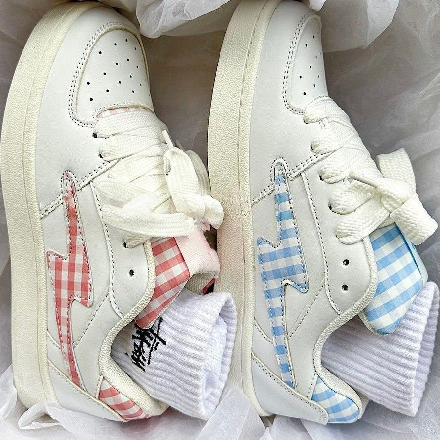 2026 spring/autumn new casual bread shoes women's chunky sole versatile sneakers, trendy ins style breathable white shoes