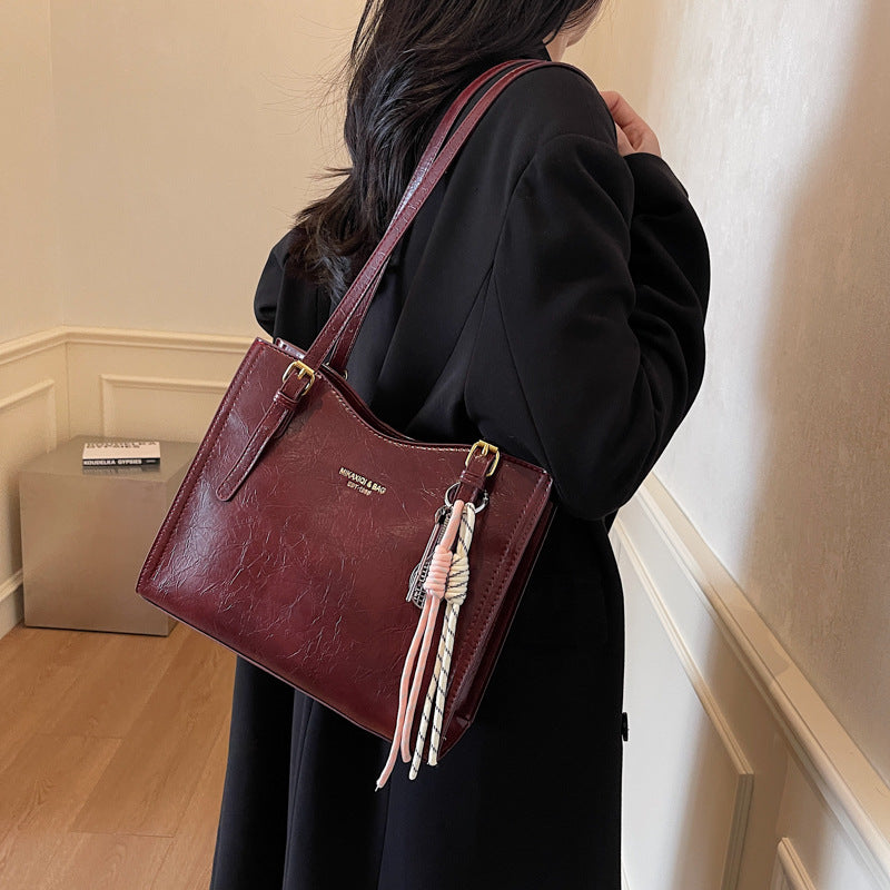 Retro red wedding bride large-capacity bag women's 2025 new autumn and winter versatile commuter shoulder bag tote bag