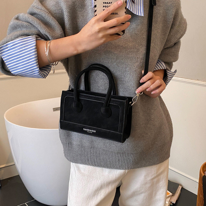 Handheld small bag for women, new arrival, high-end retro patchwork design, versatile and stylish shoulder bag with a premium feel, and a fashionable crossbody bag