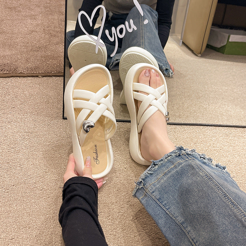2024 new summer trendy & viral sandals: unique, casual, outdoor, fashionable, chunky sole, versatile thong sandals for women