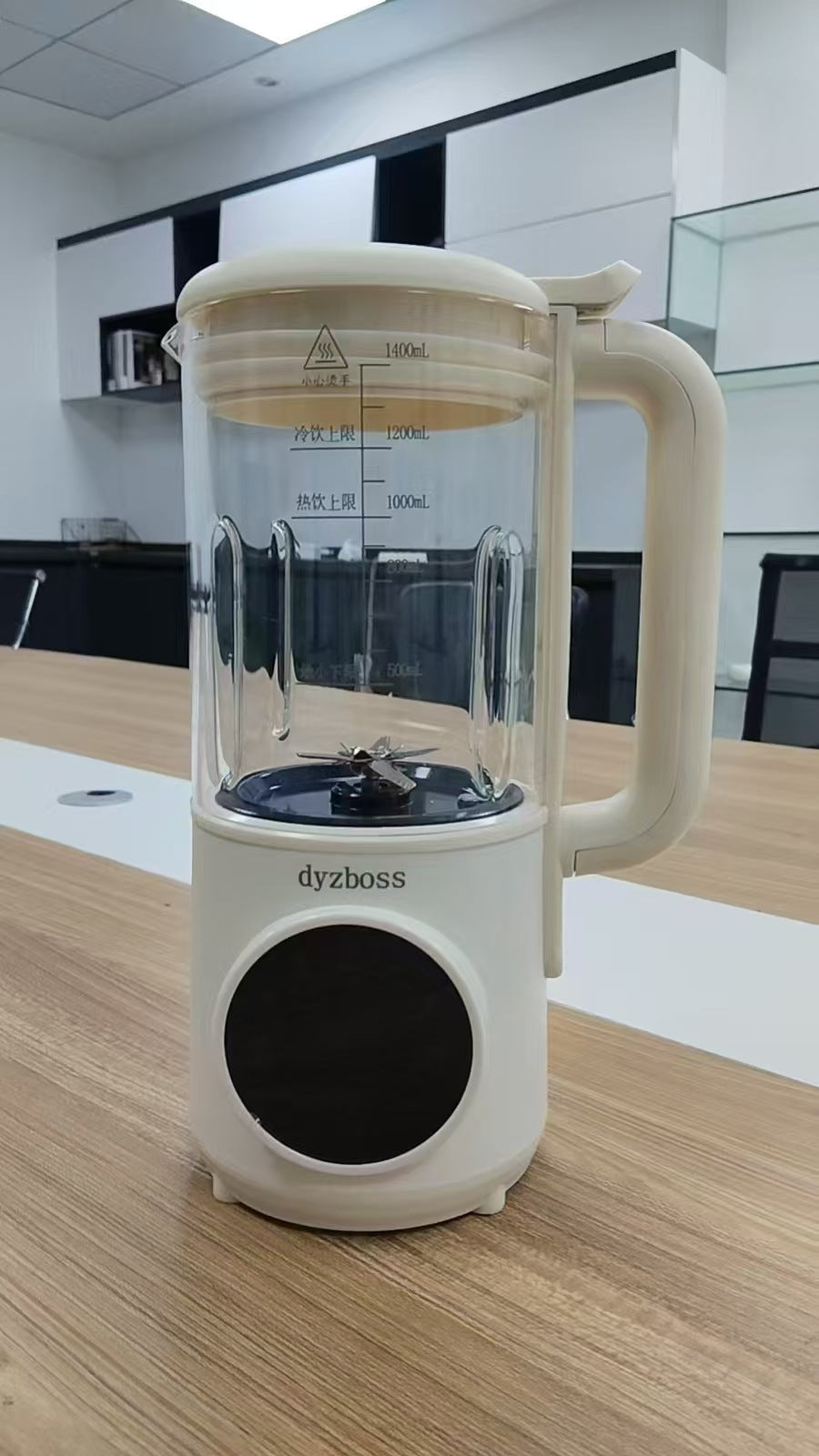 Multi-functional, compact, touch-screen soy milk maker for home use. features include heating, no-soak, no-filtration, large capacity, and us/korean standards