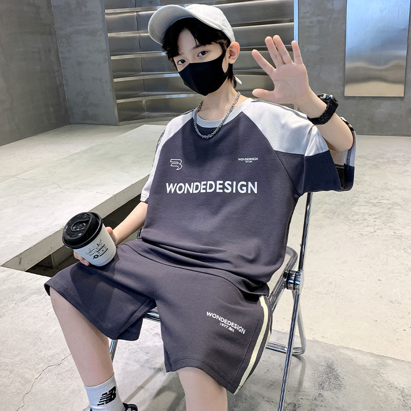 Boys' summer outfit set : new stylish summer kids' short-sleeve fashionable sportswear two-piece set, trendy summer style for boys