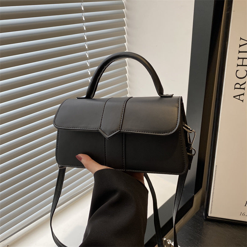Fashion portable small square bag women's 2025 new autumn casual texture commuter bag simple shoulder messenger bag