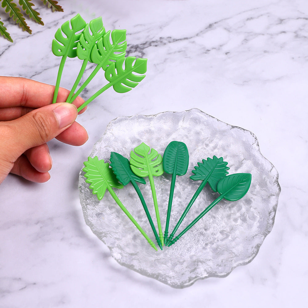 Japanese cartoon fruit picks creative children's food forks cake forks cute animal dessert forks plastic fruit forks