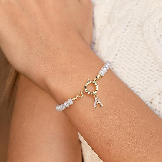 European and american cross-border faux pearl bracelet with 26 english alphabet pendant design - minimalist chic handmade beaded jewelry