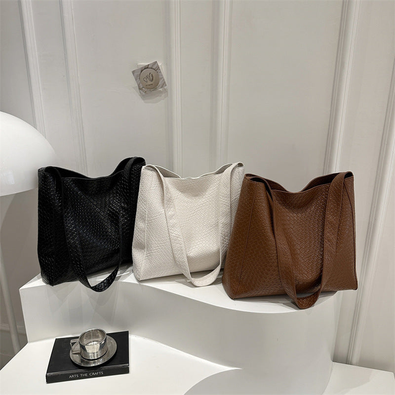 Simple casual tote bag women's Korean version ins trendy fashion large-capacity shoulder bag 2025 new niche underarm bag