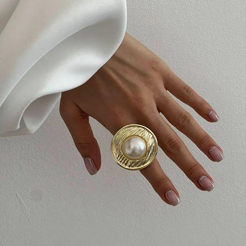 Wholesale statement rings: new cross-border e-commerce jewelry - unique irregular zinc alloy women's flower rings