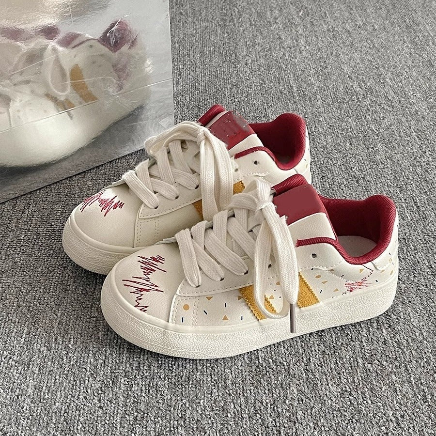 Trendy chinese chic niche versatile graffiti print skate shoes 2026 new ins spring/summer casual white sneakers student campus style