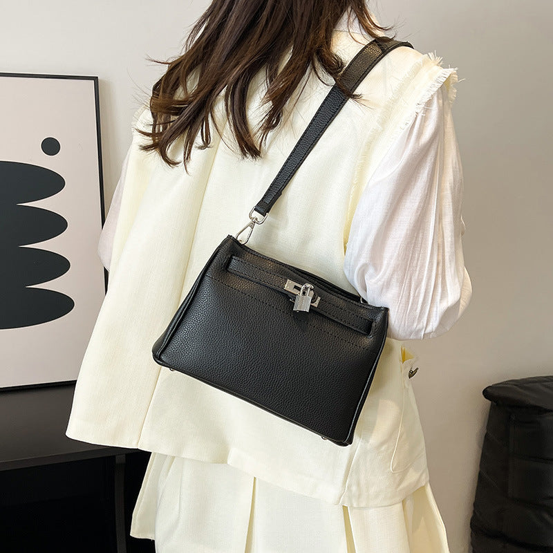 High-end and exquisite small bag for women, 2025 new spring/summer collection, versatile everyday commuter bag, casual shoulder bag, crossbody bag for women