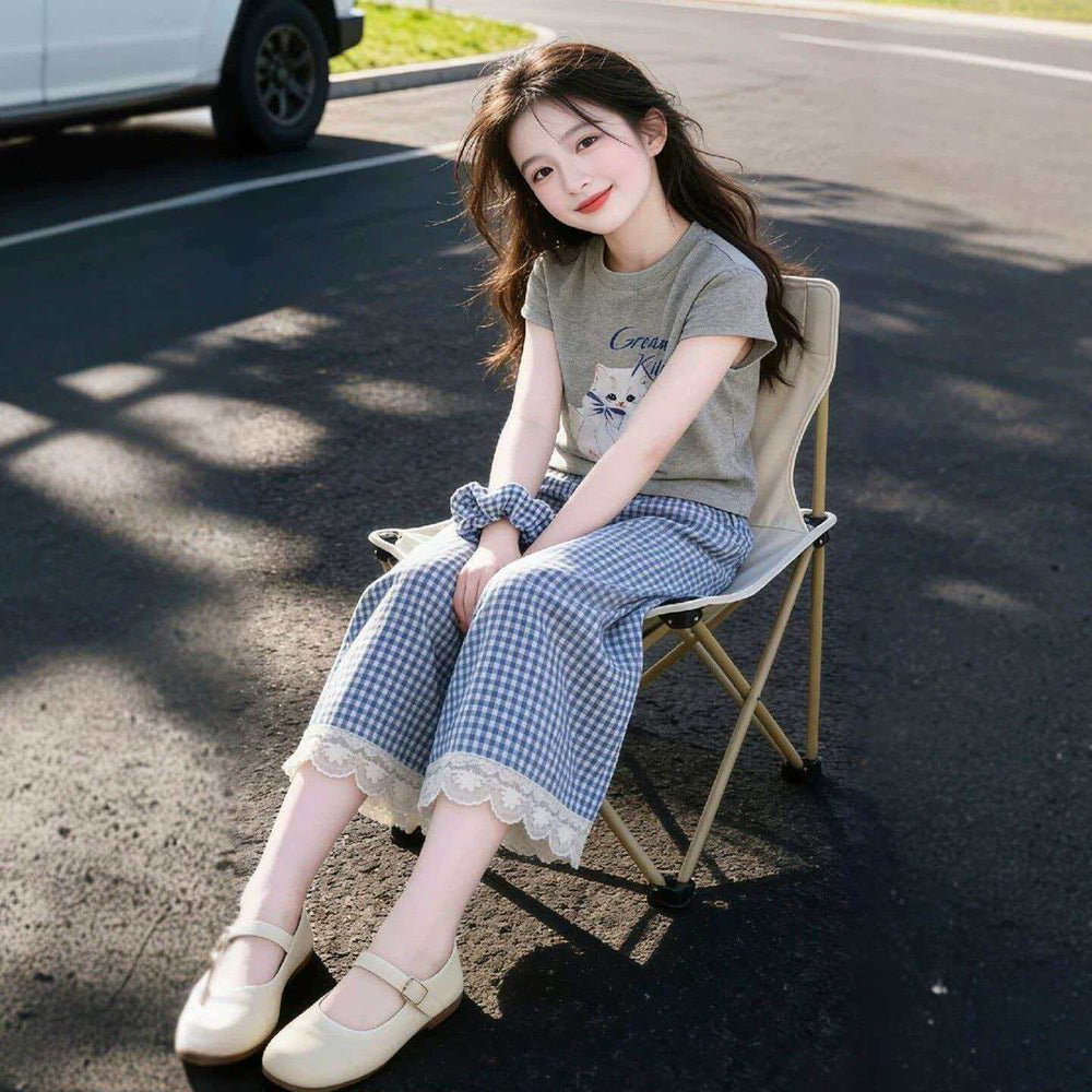 Girls' printed short-sleeve t-shirt set - new summer  collection: kids' summer outfit for girls, featuring a lace-trimmed plaid skirt two-piece set