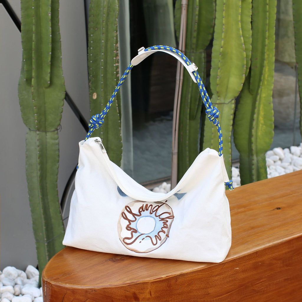 Canvas bag Street trend Personality fashion Student shoulder bag Large capacity tote bag Embroidered versatile canvas bag New