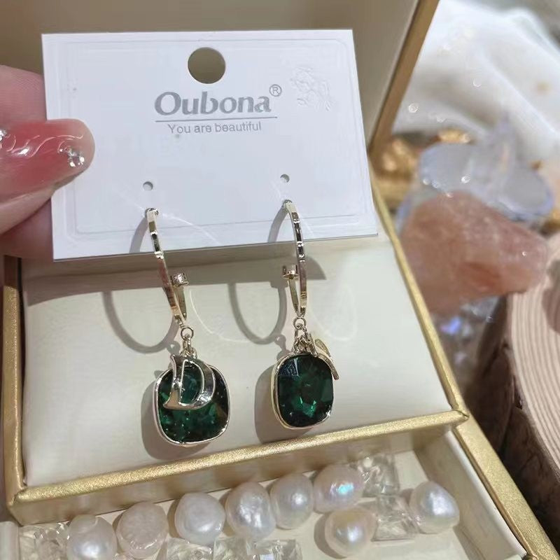 New trendy niche design d letter earrings for women, 925 sterling silver needle, elegant green stud earrings, wholesale ear jewelry