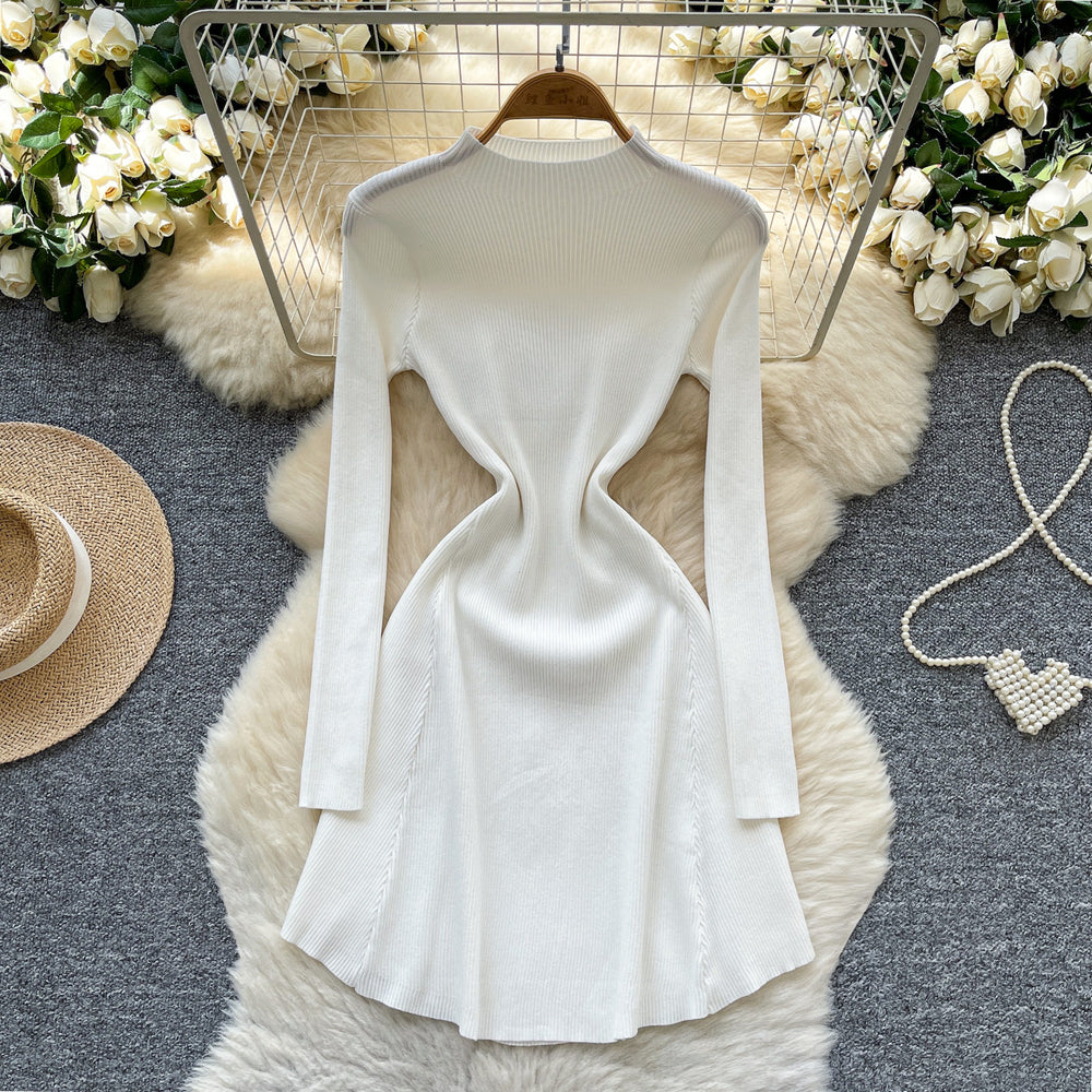 Knitted dress women's 2025 autumn french chic high-end niche inner layering waist-defining slimming elegant base layer sweater dress