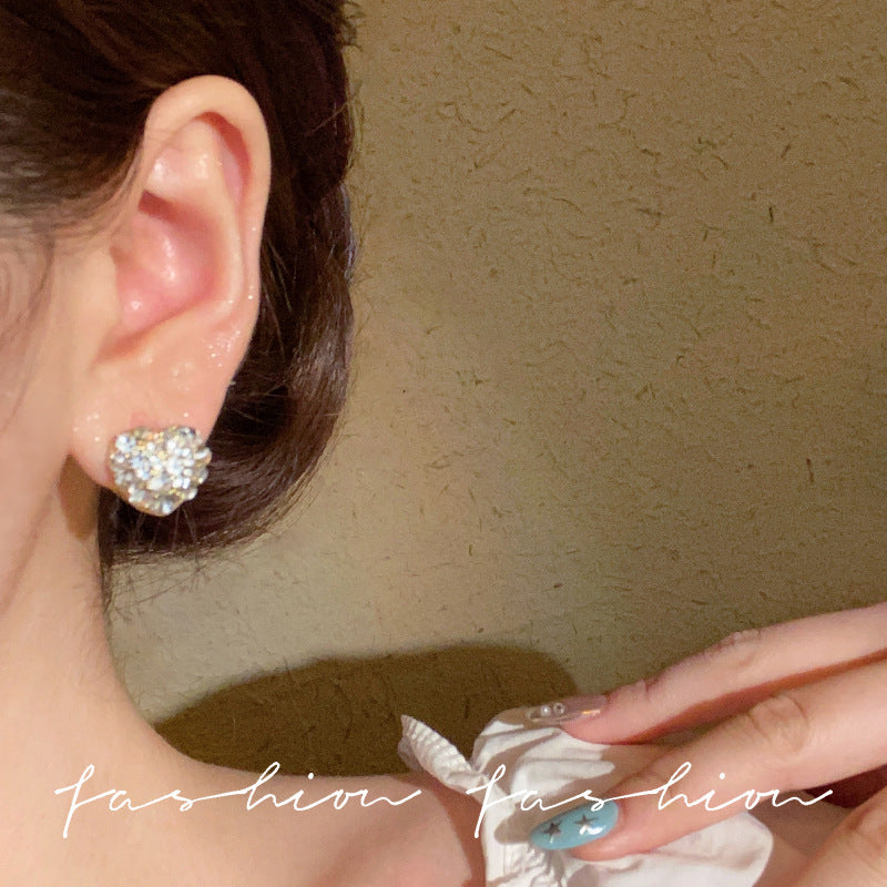 Full diamond micro-embedded accessible luxury heart earrings for women 2026new arrival popular classyfashion earrings niche style earrings earrings