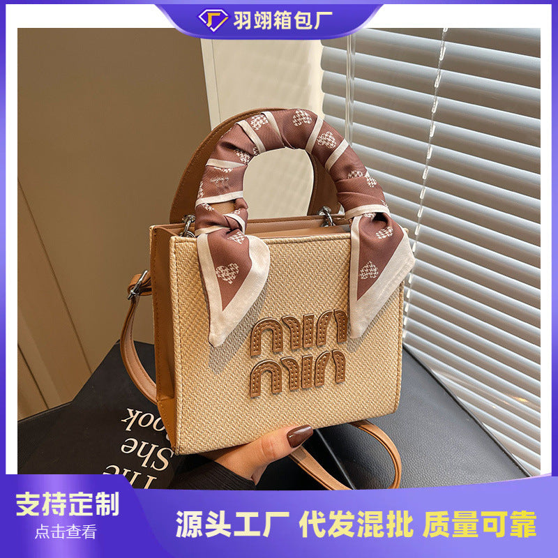 Cross-border premium bag women's autumn and winter 2025 new fashion versatile shoulder messenger bag women's portable Princess Diana bag