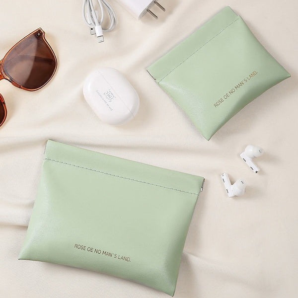 The storage bag automatically closes the shrapnel port, the red envelope, the multi-function data cable, the earphone charger, and the change storage bag is thickened.