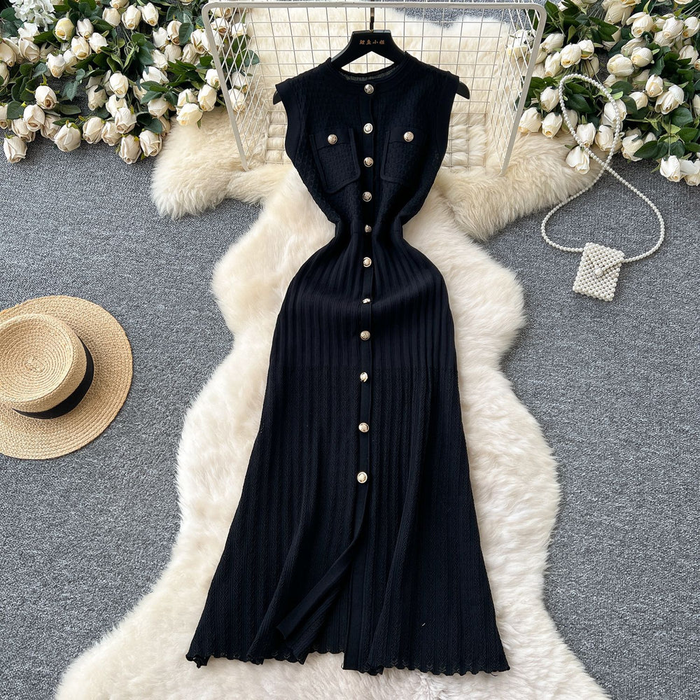 Chanel-inspired, high-end, round-neck, sleeveless, metal-buttoned, slim-fit, figure-flattering knit dress for women, new summer 2025 collection