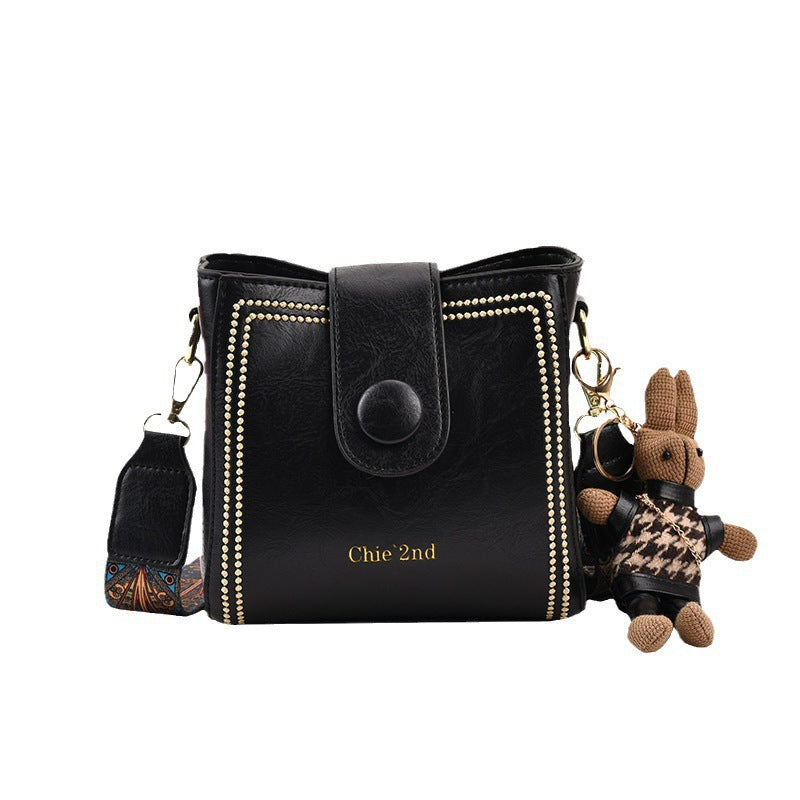 Cross-border wide shoulder strap messenger bag bucket bag 2025 new versatile shoulder bag high-end explosion niche bag women