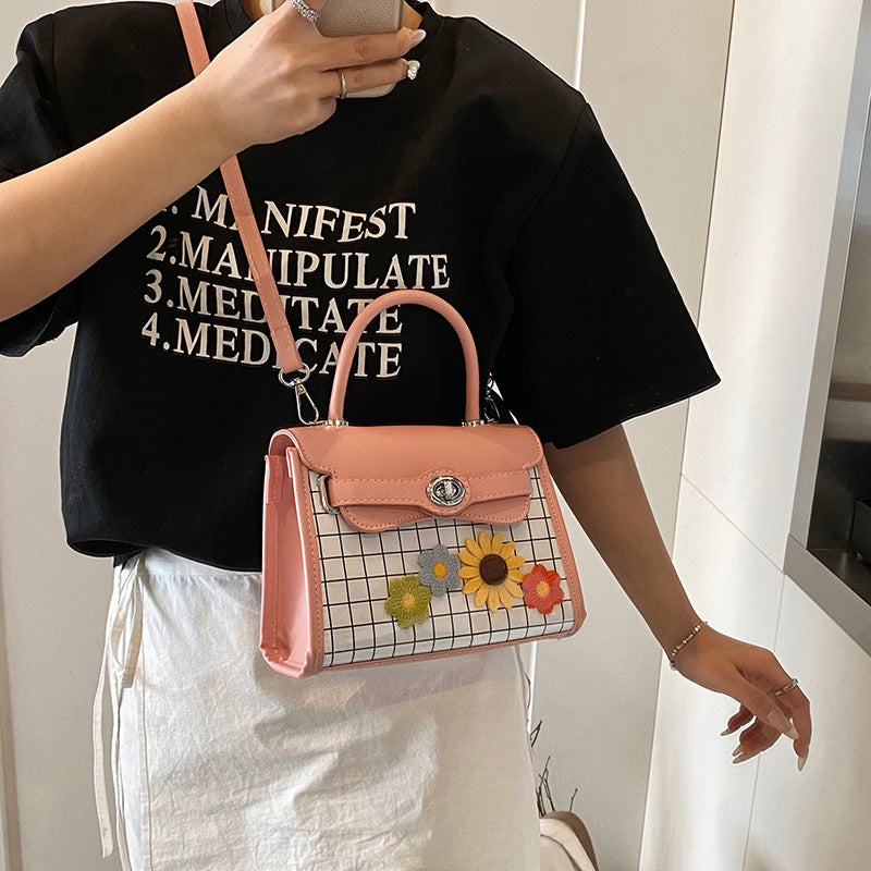 Cross-border new niche portable small square bag women's bag 2025 new trendy fashion hand carry Kelly bag messenger bag