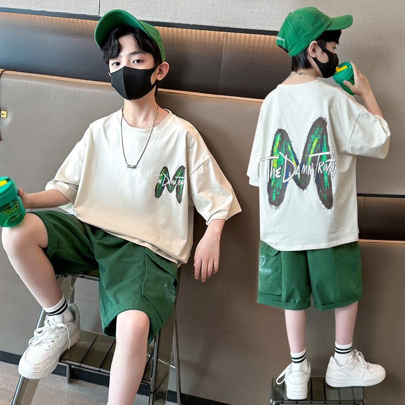 Boys' summer collection : new summer short-sleeve sets for mid-to-large children - cool, stylish, and trendy summer outfits for your little maverick