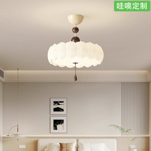 [Wow] French medieval cream wind ceiling lamp retro creative feathers warm romantic eye protection master bedroom room