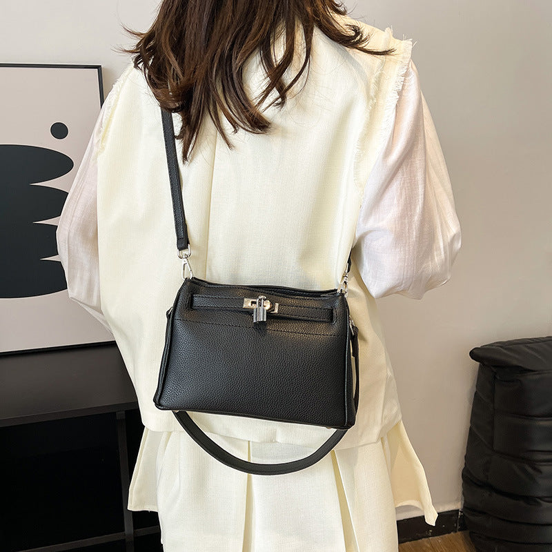 High-end and exquisite small bag for women, 2025 new spring/summer collection, versatile everyday commuter bag, casual shoulder bag, crossbody bag for women