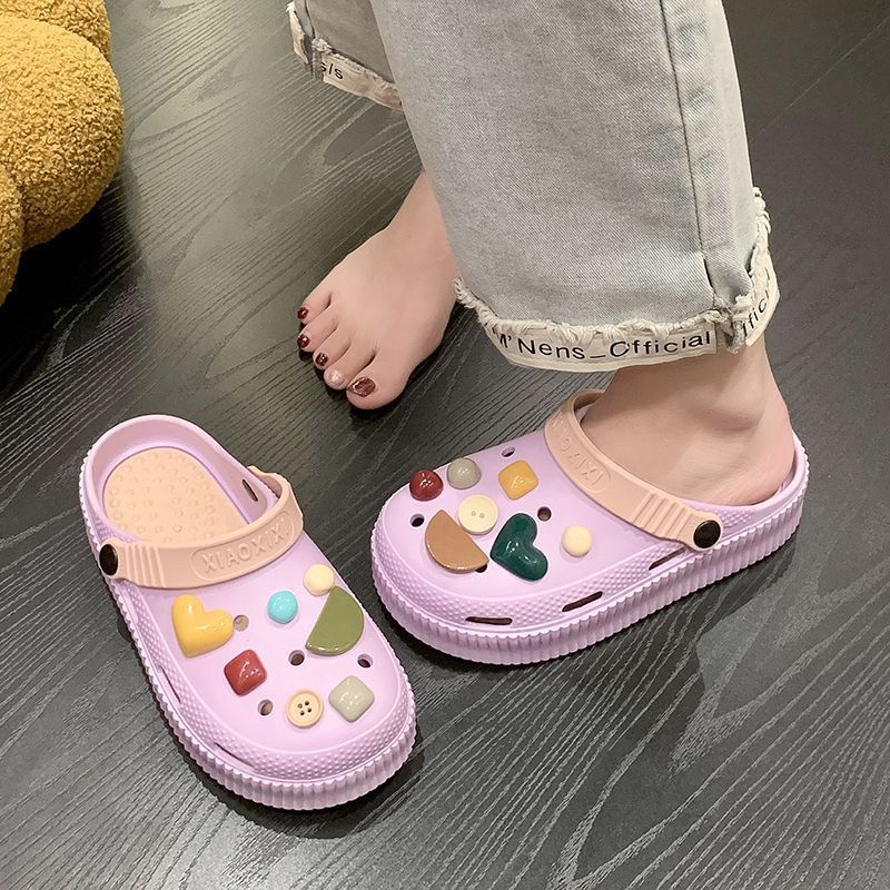 Soft bottom, feeling like stepping on shit, ins cute cartoon clogs for women, summer outwear 2024new arrivalthick solenon-slip beach