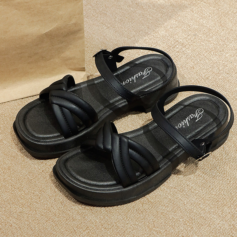 Trendy women's summer sandals - new 2024 styles: versatile retro roman sandals, chunky platform thong sandals, beach sandals for women