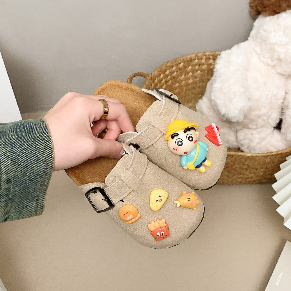 2025 new cute cartoon crayon shin-chan thick-soled children's birkenstock-style sandals, non-slip retro closed-toe slippers for boys and girls