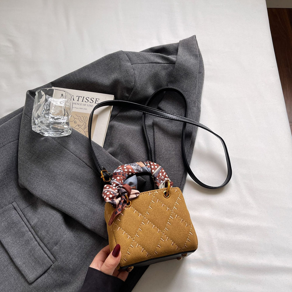 2025 fall/winter new women's handbag - vintage argyle design, light luxury, high-end, stylish commuter shoulder bag