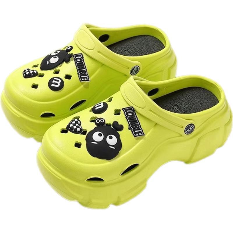 Women's clogs - new 2024 summer collection: chunky sole, non-slip, trendy office-ready, height-increasing, closed-toe sandals for beach and everyday wear