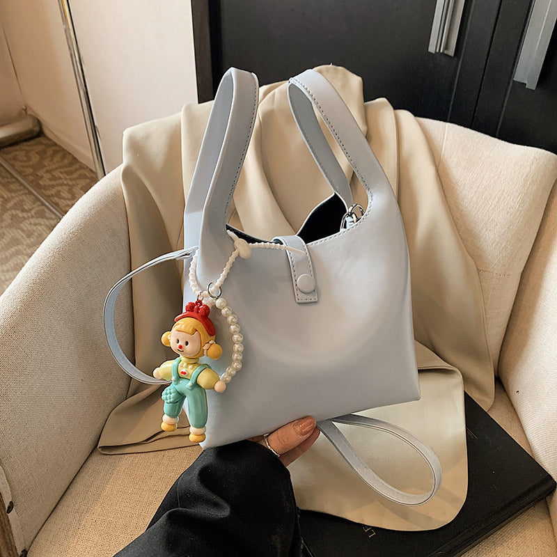 Cross-border Korean version of niche fashion bucket bag women's 2025 new versatile handbag casual shoulder bag messenger bag