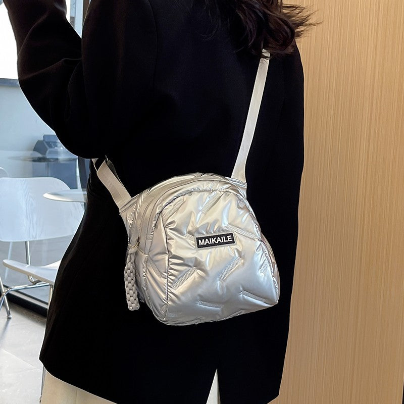 High-end niche messenger bag women's 2024 winter new Korean version fashion travel soft messenger bag