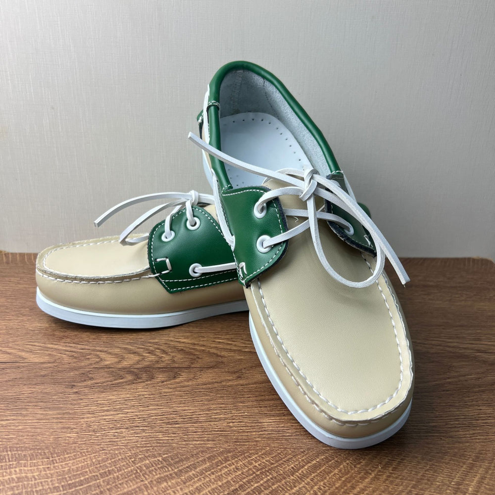 Men's leather casual boat shoes - handcrafted, classic, versatile, flat, lace-up driving shoes for business and everyday comfort