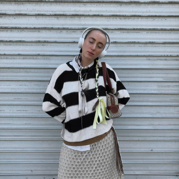 European and American fashion street casual suit, striped contrasting pullover top, long-sleeved woolen shorts suit, two-piece suit for women