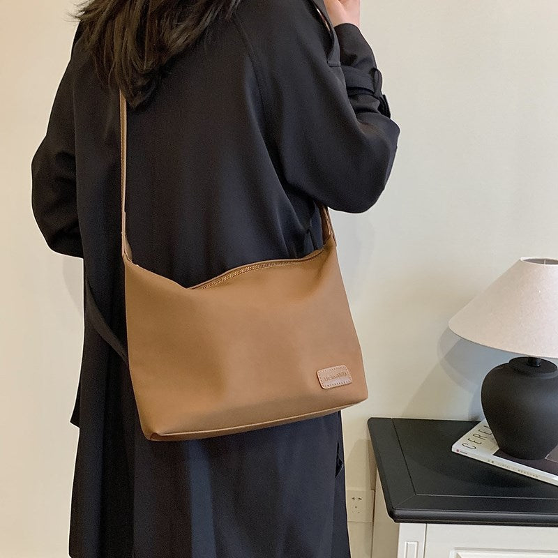 Simple tote bag Student class shoulder bag Large capacity messenger bag Fashion leisure commuter bag Foreign style women's bag