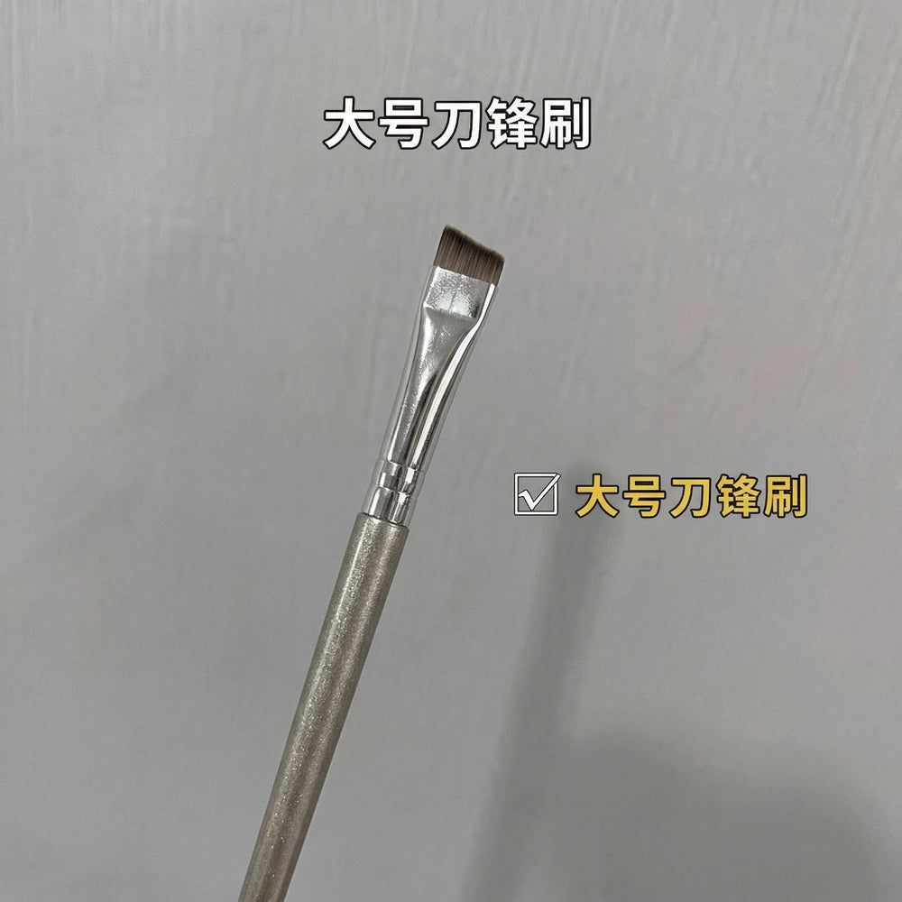 New angled blade eyeliner brush - sickle flat ultra-thin fine tip - eyelid to under eye (aegyo sal) brush - makeup brush beauty tool