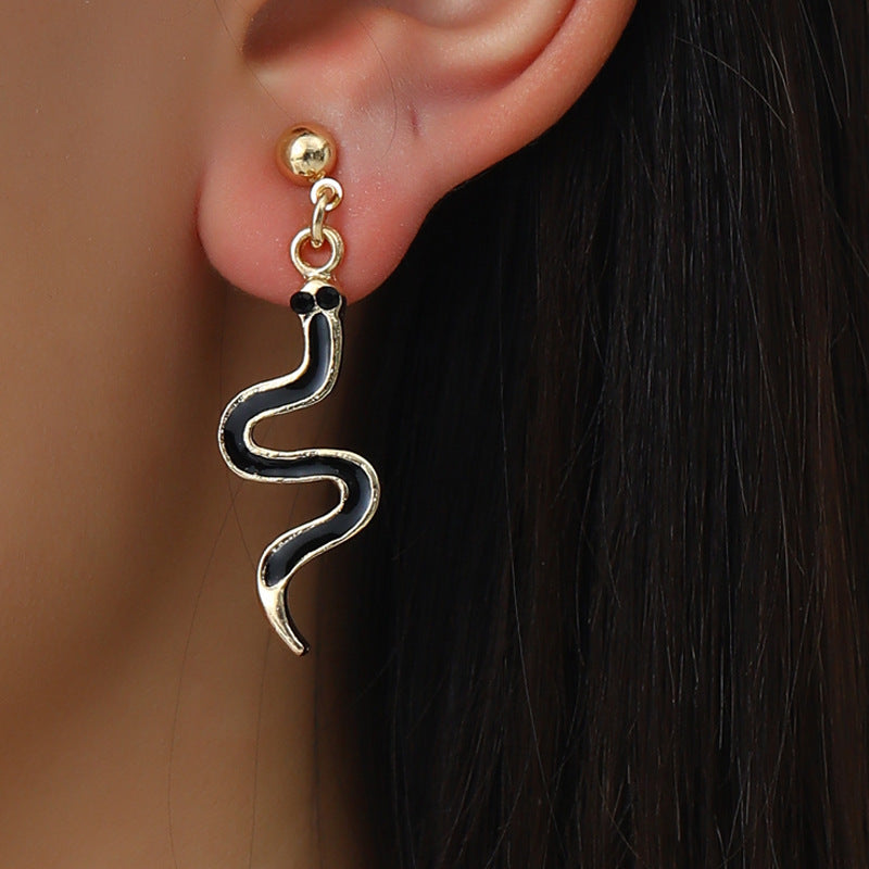 Wholesale autumn/winter earrings: european and american cross-border jewelry, women's unique fashion creative alloy enamel snake-shaped high-end earrings