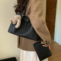 Simple and high-end large-capacity bag for women, new 2025 autumn/winter casual versatile commuter bag, single shoulder mother-and-child bag