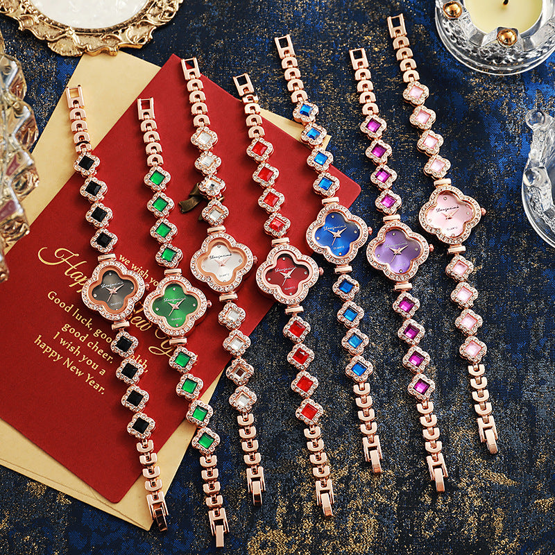 Live hot selling best sellingfashion four-leaf clover bracelet quartz watch emerald women's watch women's watch manufacturer wholesale