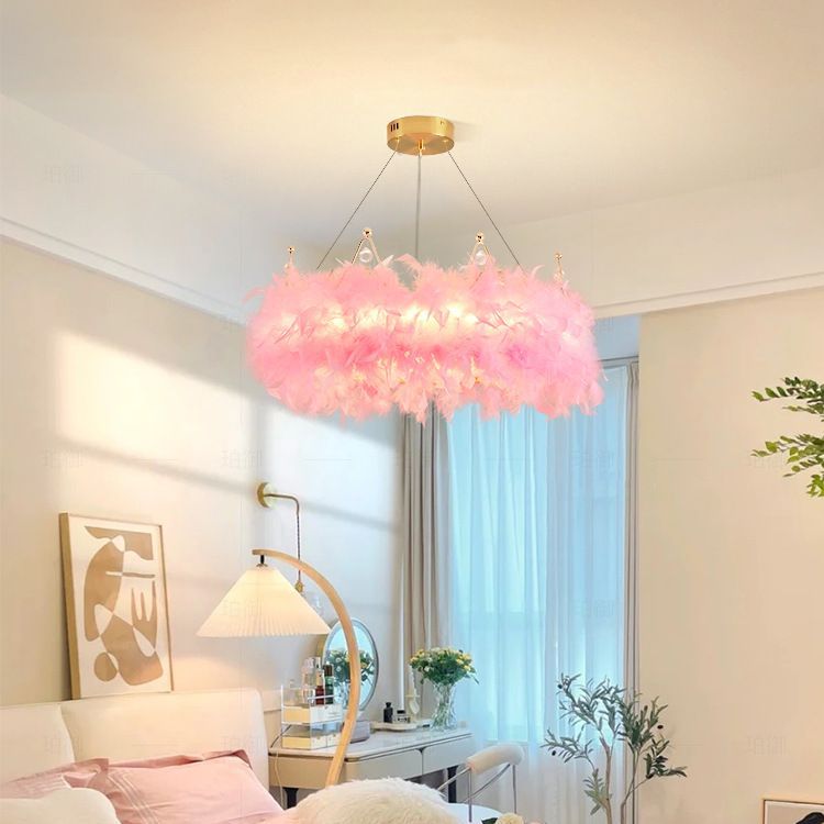 [Strict selection] Bedroom chandelier master bedroom feather lamp cream wind Internet celebrity crown lamp girl room cloakroom lamp
