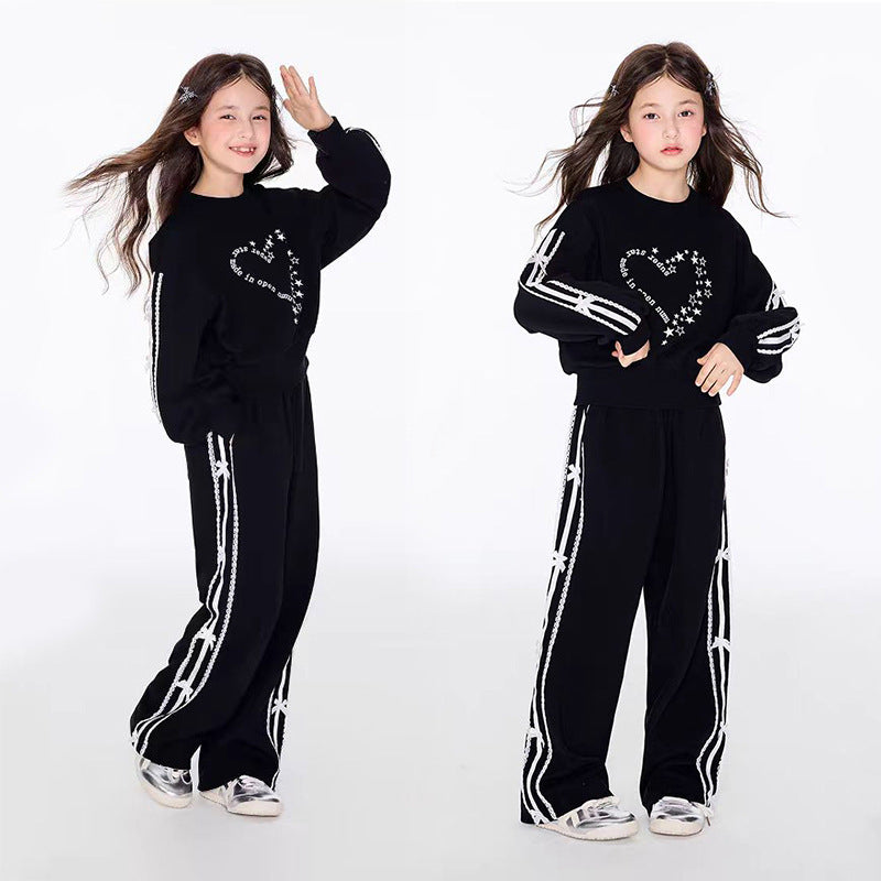new spring/autumn girls' casual outfit: stylish heart print crewneck sweatshirt & letter print two-piece set