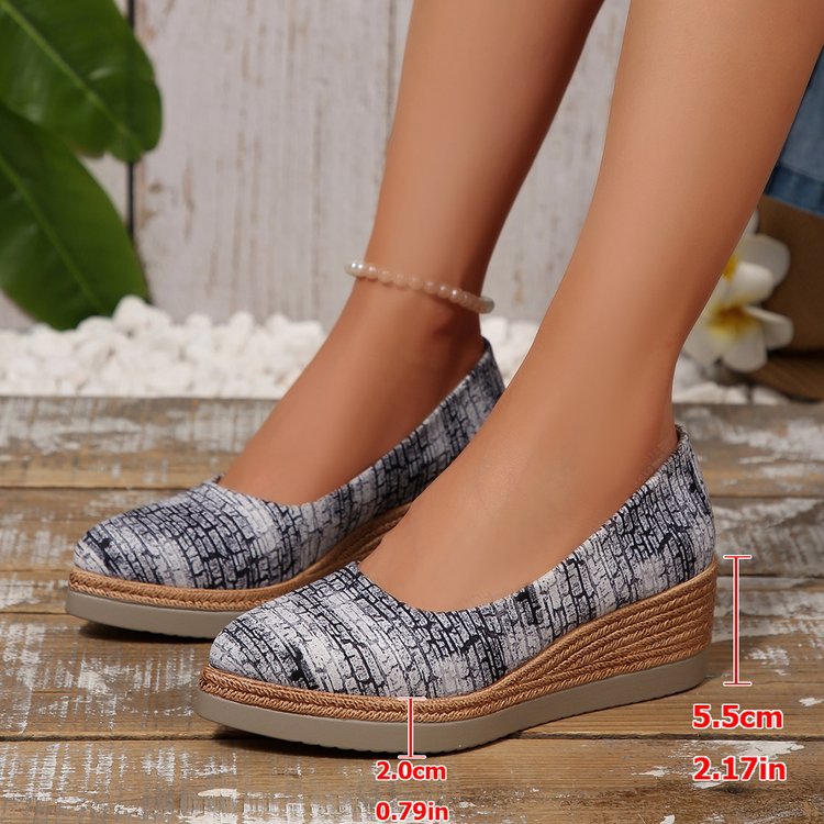 summer new arrival: plus-size chunky sole women's flats for cross-border e-commerce. available in sizes 36-43. wholesale options available. dropshipping to  and