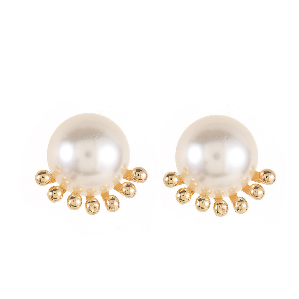 Wholesale pearl stud earrings for women - european and american fashion, statement earrings with a high-end feel, geometric irregular flower and heart earrings for women