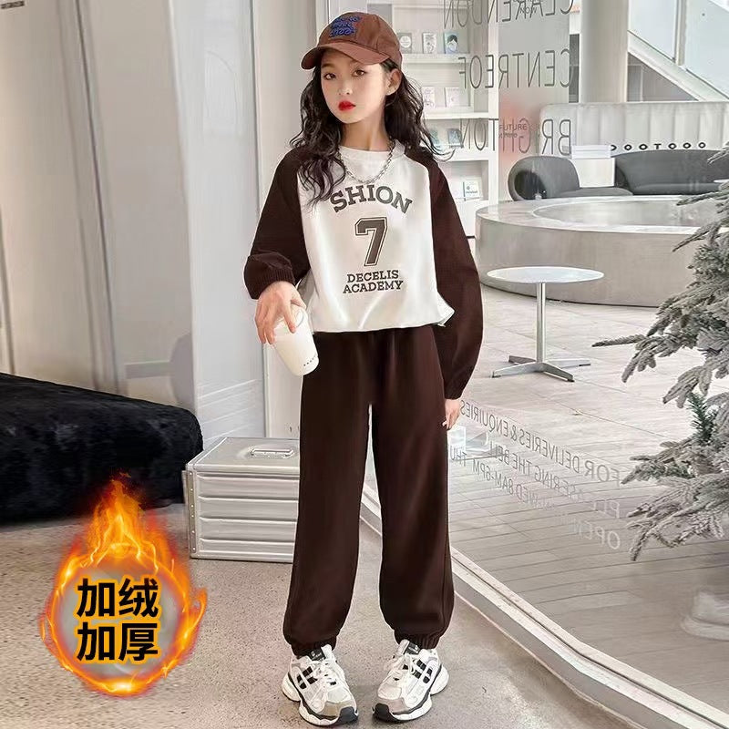 Girls' fall/winter outfit set: new  fleece-lined two-piece set for big girls - casual, cute, long-sleeved, and relaxed fit