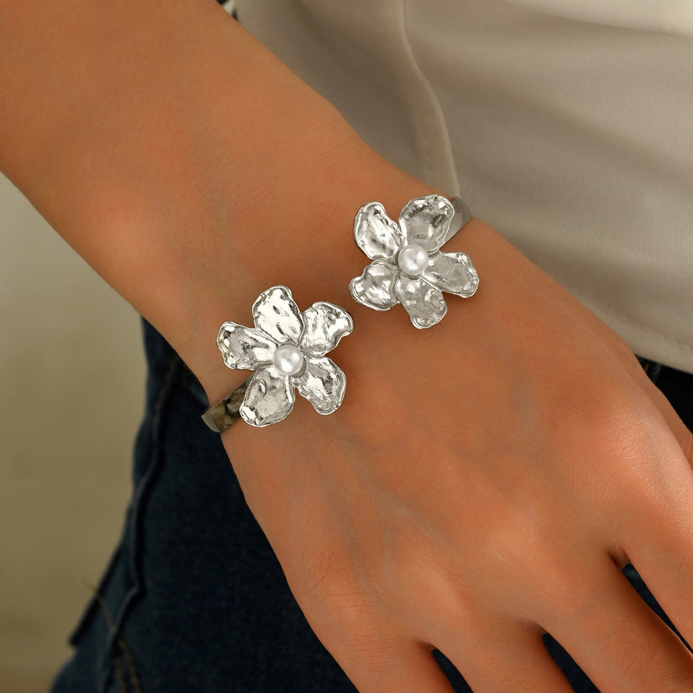 Flower opening bracelet wholesale european and american cross-border fashion irregular pleated jewelry niche design double ring for women