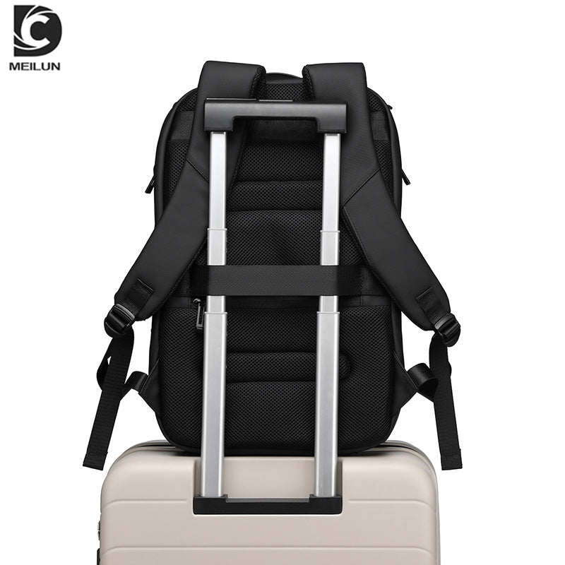New gift styling backpack men's backpack leisure business student large capacity computer bag men's backpack